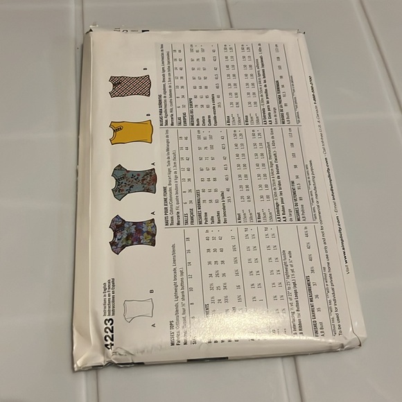 New Women's Sewing Pattern Simplicity Shirts Tops Size 6-18 Sleeveless Tees - Picture 2 of 3
